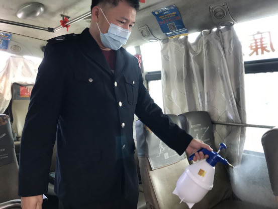 廉江市城南汽车客运站防疫路上永不停步6.png