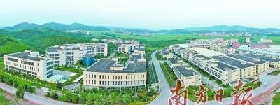 廉江经济开发区晋升省级后，将进行全方位升级。郭龙碧 摄