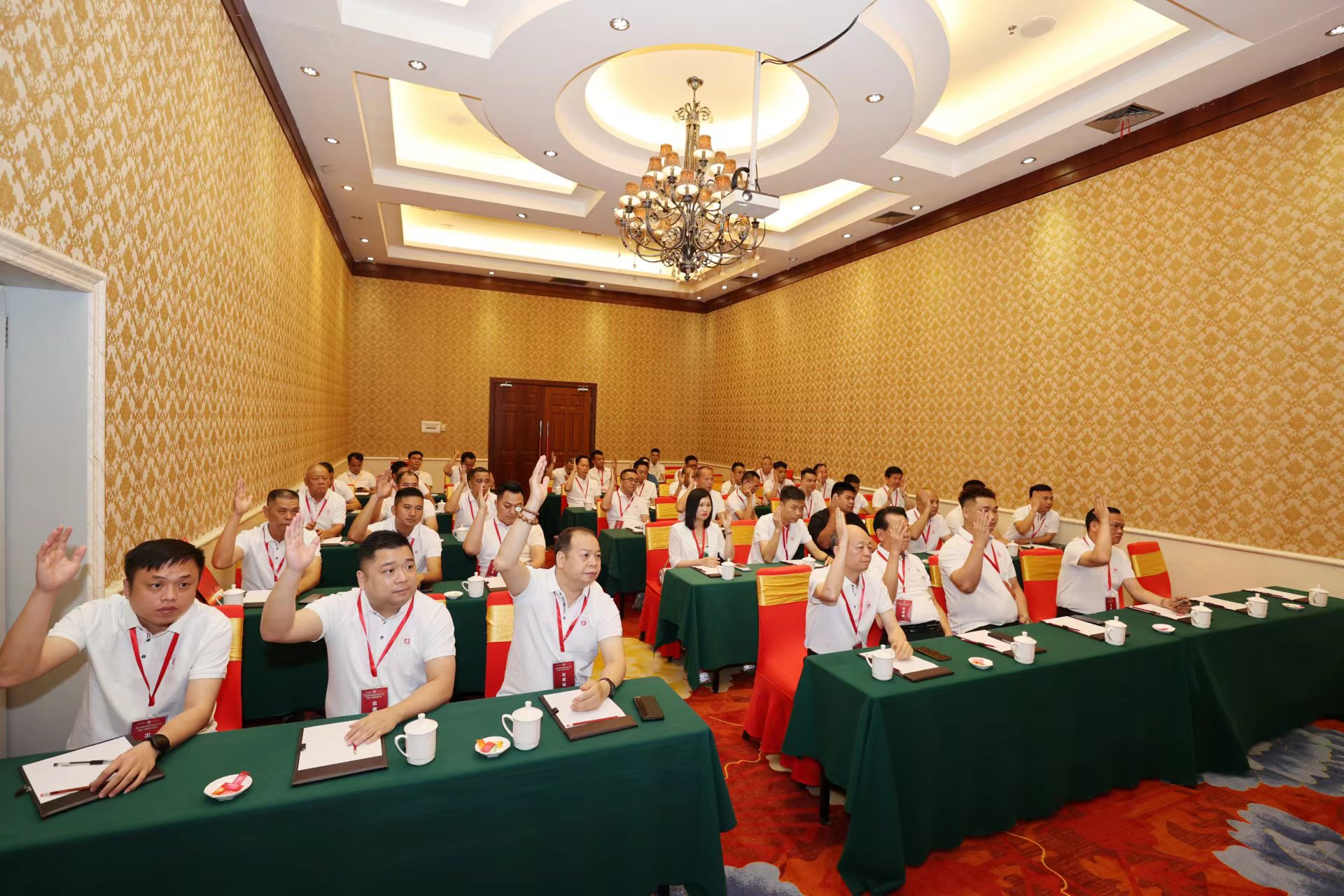 会员表决通过横山镇商会章程.jpg
