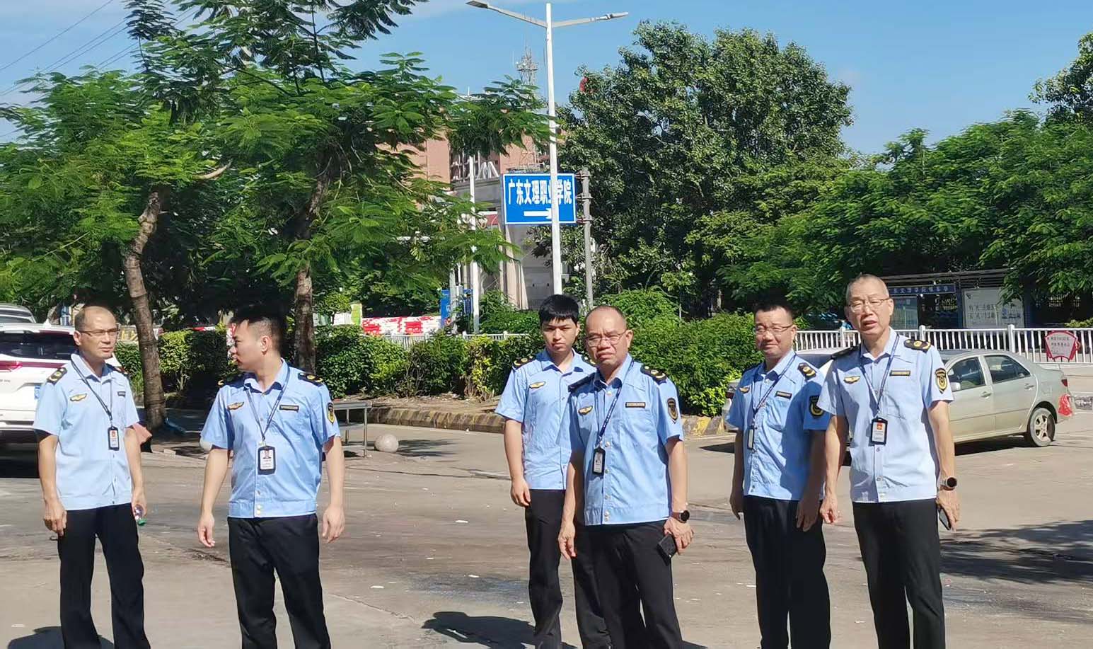8月28日，食品经营监管股联合吉水市场监管所继续在文理学院周边开展食品安全整治并开展食品抽检 (14).jpg