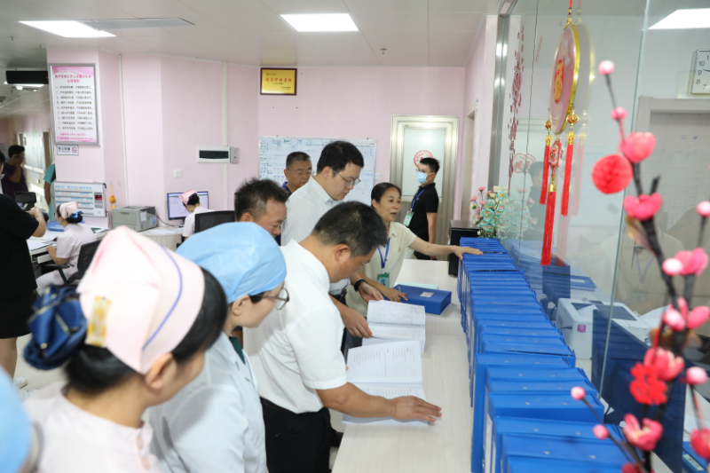 市领导到市妇幼保健院调研二甲创建及安全生产工作 (2).jpg
